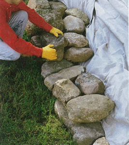 Step 4. Build with wall stone