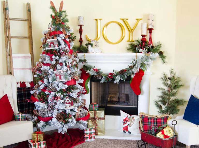 40 Incredible Christmas Tree Decorating Ideas