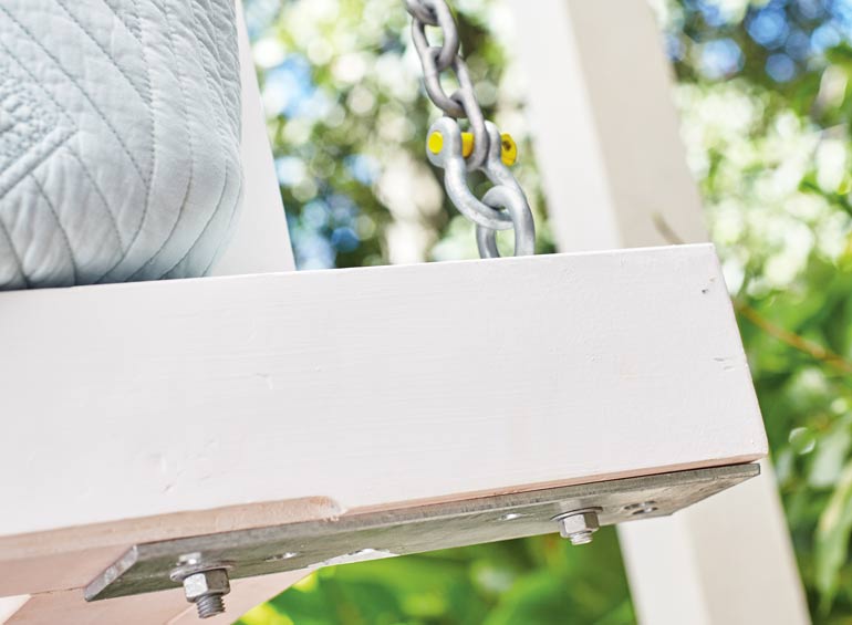 Relax in this Hamptonsstyle swinging day bed New Zealand Handyman