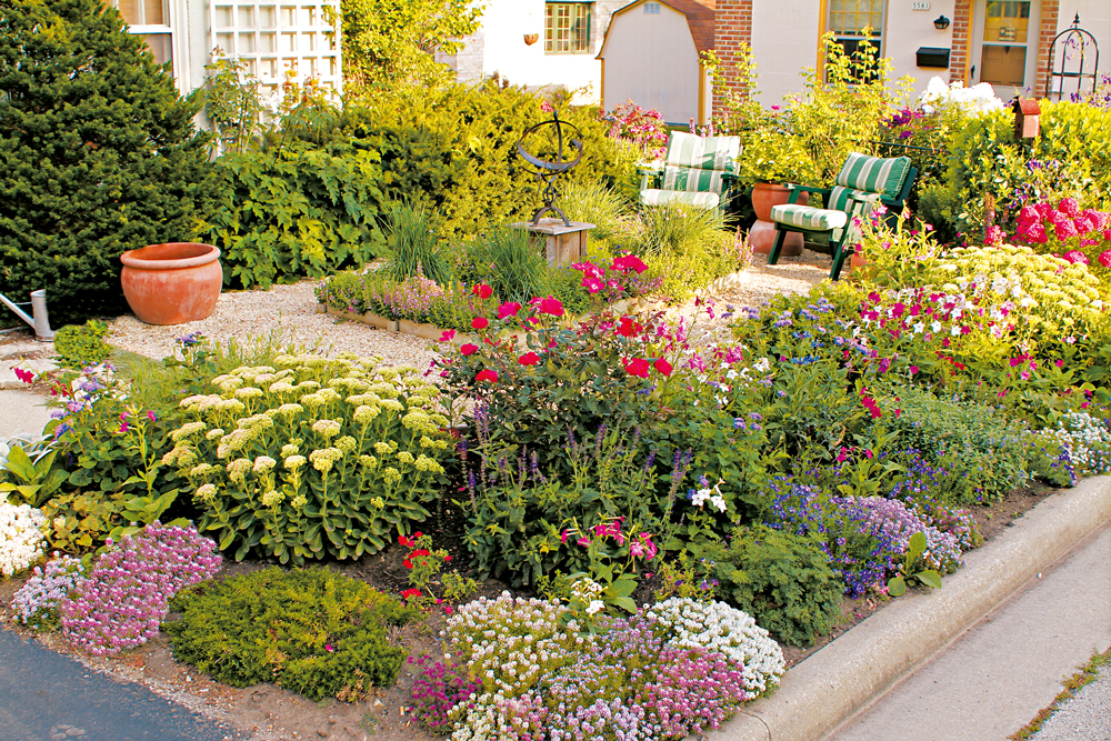 Designing A Small Garden - OutDoor LanDscaping Small GarDen Main 0