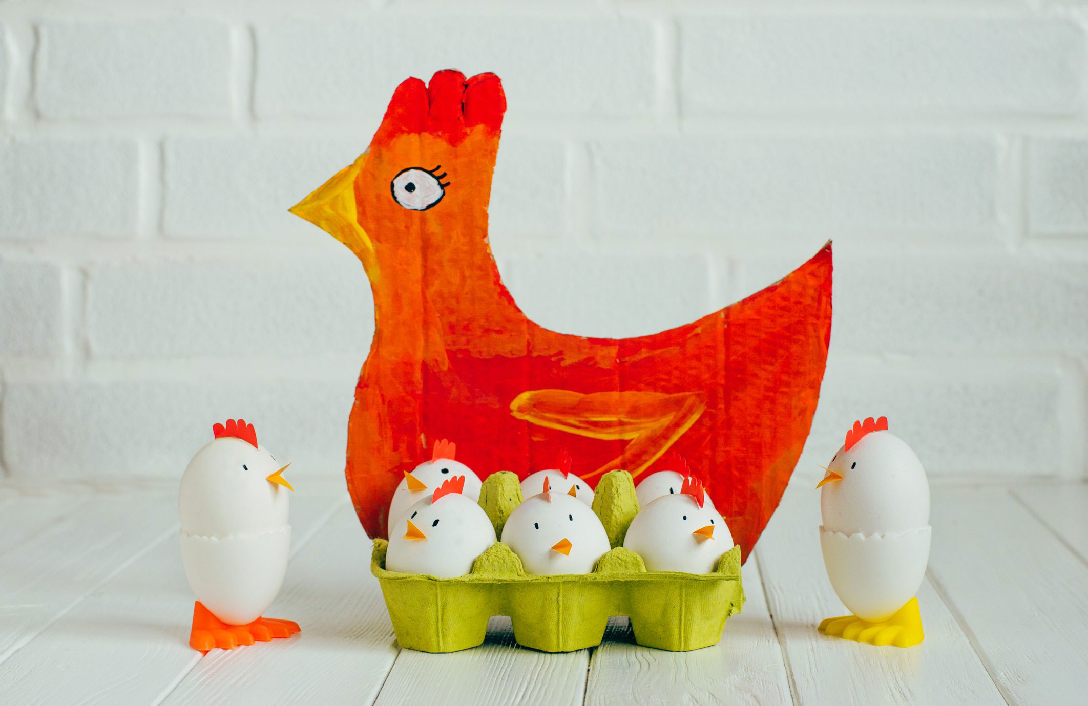 Mother hen and chicks