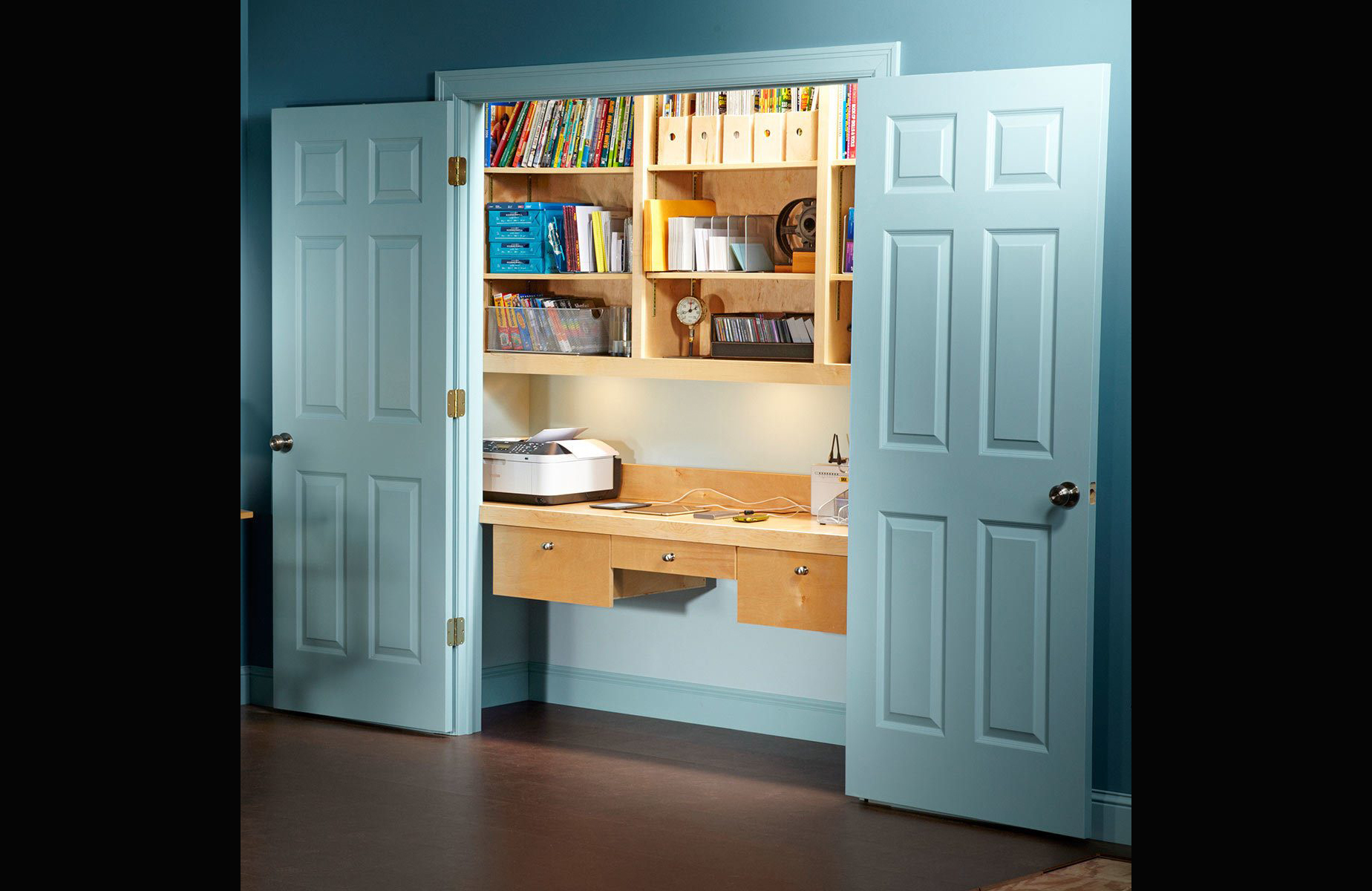 A fully enclosed workspace