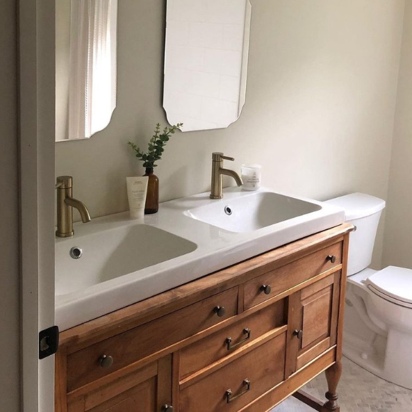 Double bathroom vanity