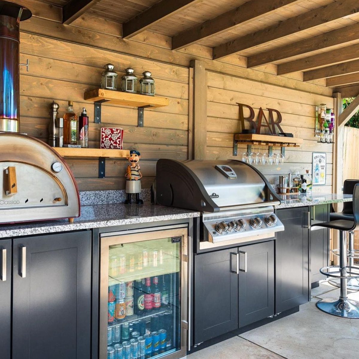 Outdoor kitchen and bar
