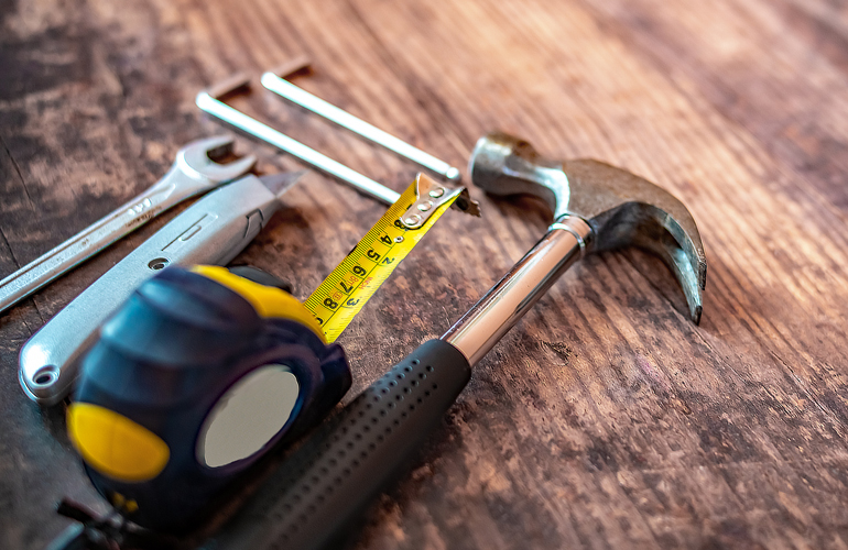 Trusting a tape measure’s hook