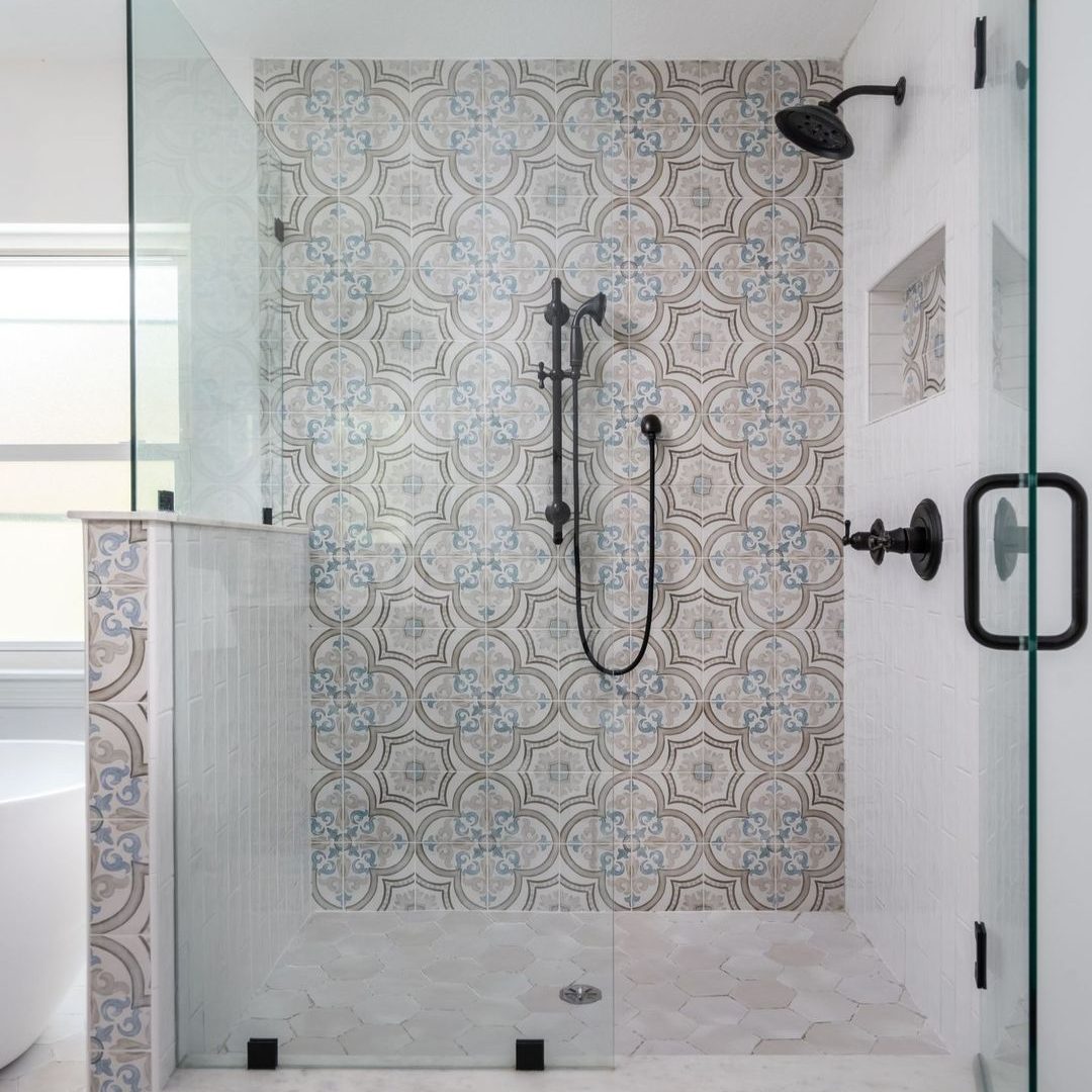 Patterned tile